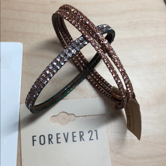 Bundle of 5 pearl, bow, crystal ring and bracelets - Picture 4 of 5